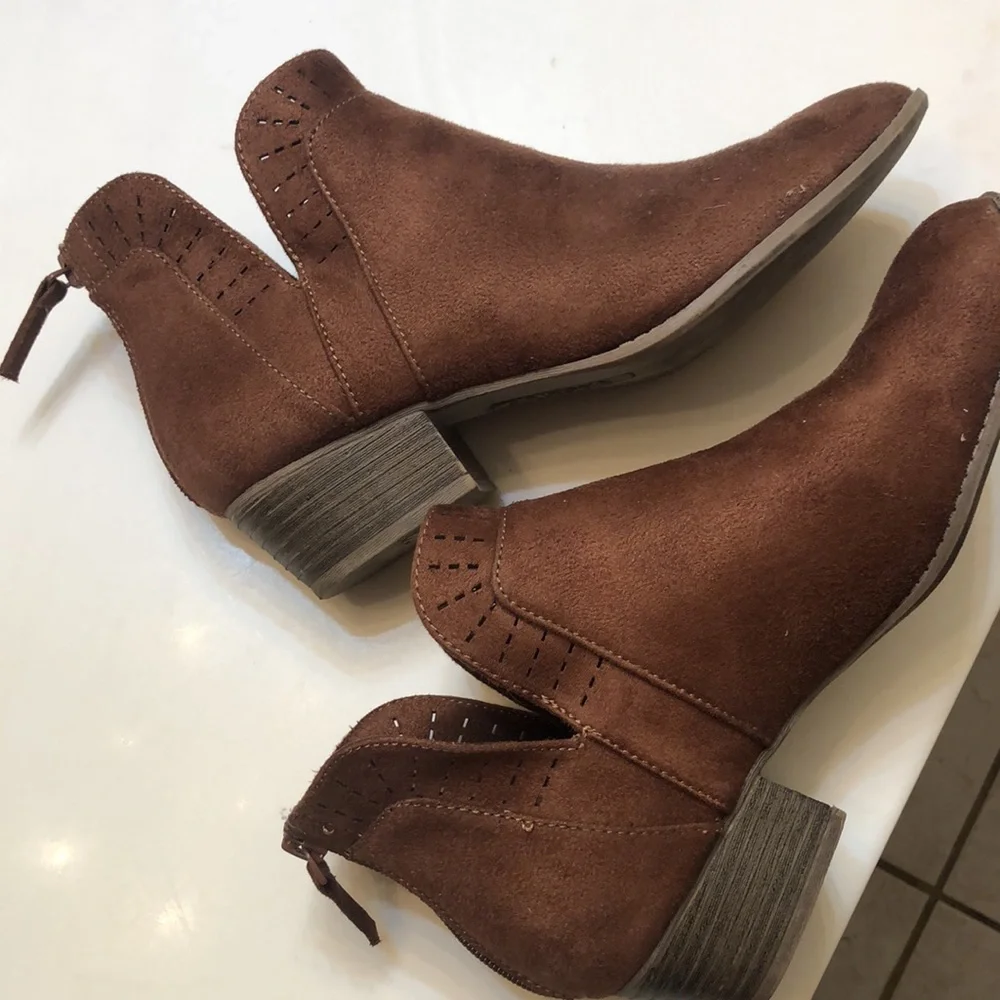 Arizona ankle Boot Size 8 - Picture 2 of 2